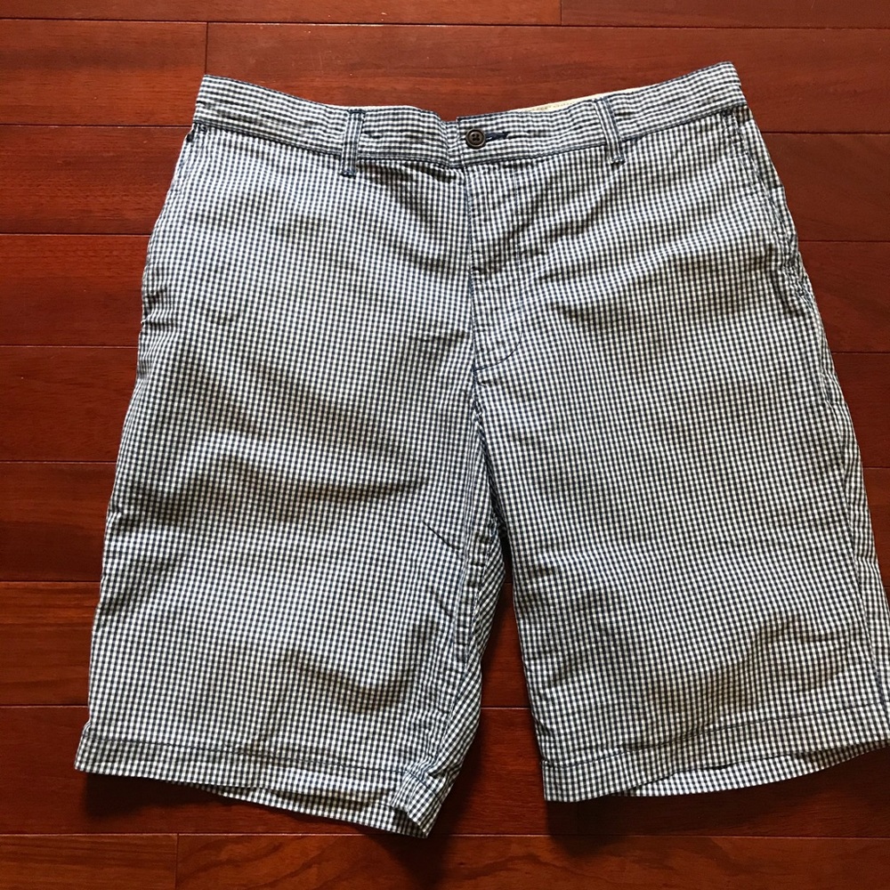 Blue and white checkered shorts W36